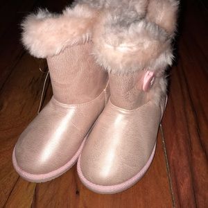 NWT Cherokee Sparkly Pink Fuzzy Boots Size 8